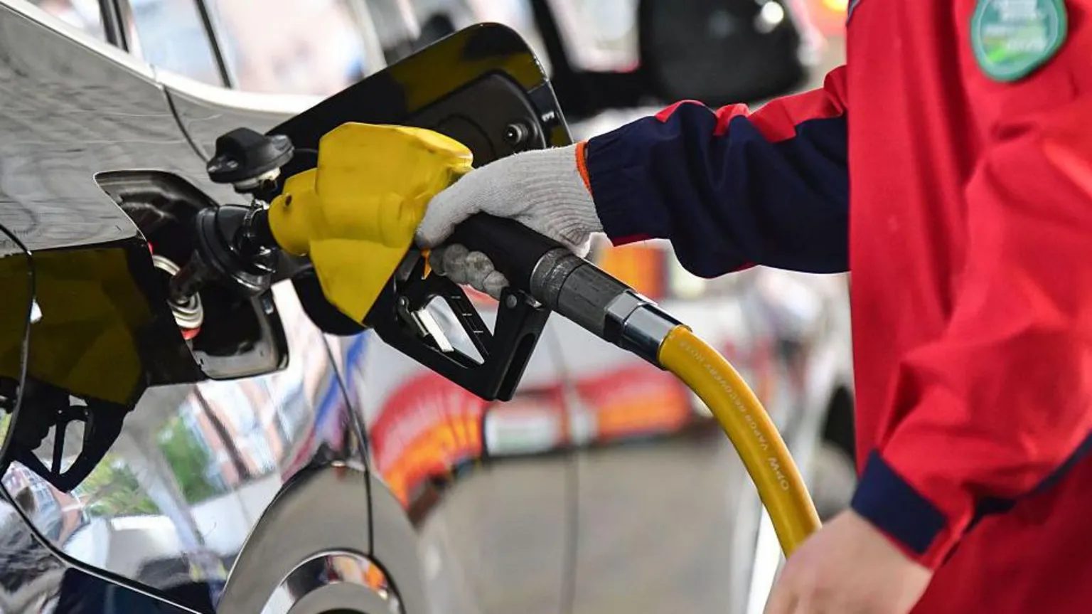 Pause in US-Iran Strikes Sparks 9% Plunge in Global Oil Prices