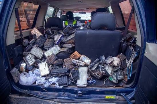 Police Intercept 789 Vehicles in Major Crackdown on Illegal Sirens and Strobe Lights