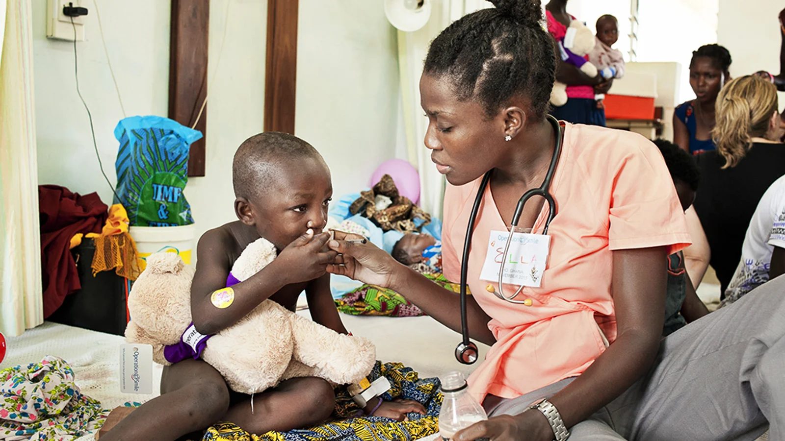 Ghanaian pediatric oncologist Dr Emmanuella Amoako wins $100,000 Roux Prize for childhood cancer work
