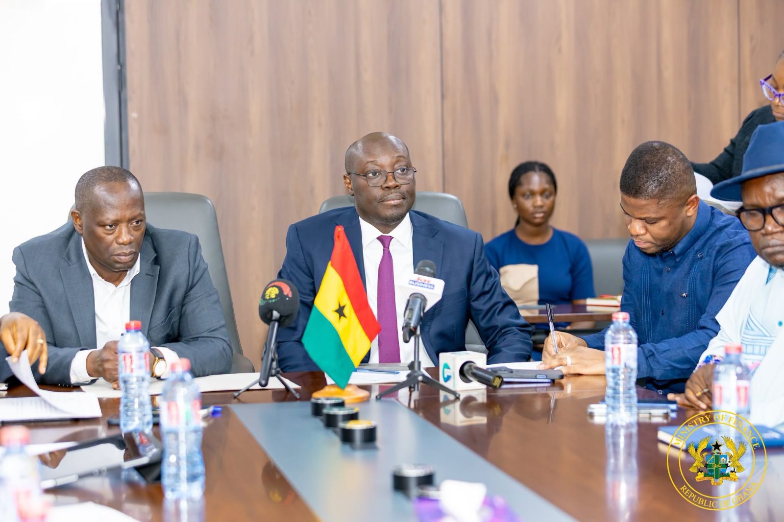 Government signs deal to buy 30% of large scale miners' gold for national reserves