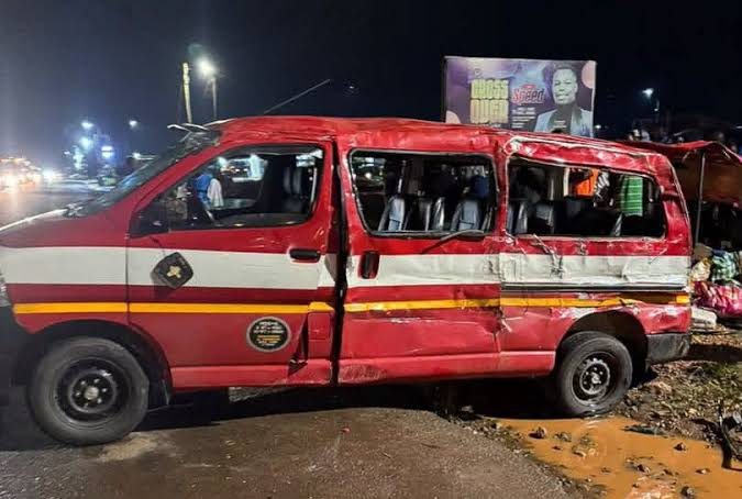 One dead, 14 hurt as truck and Hiace collide on Accra-Kumasi highway