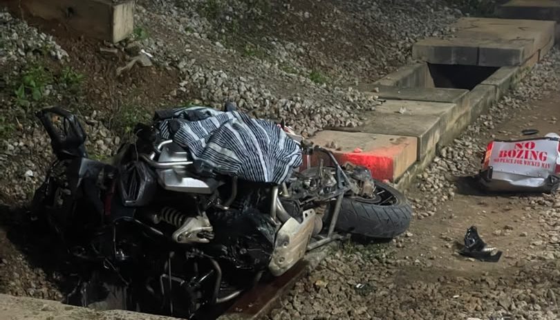 Immigration officer dies, police friend hurt in Assin Fosu motorbike crash
