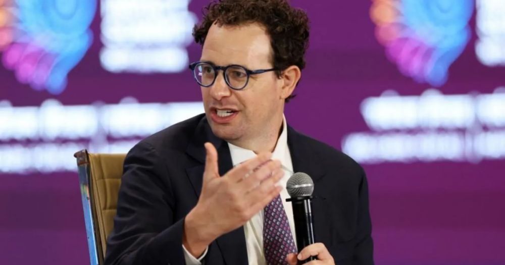 AI Kill Switch May Need to Be Mandatory, Anthropic Co‑Founder Says