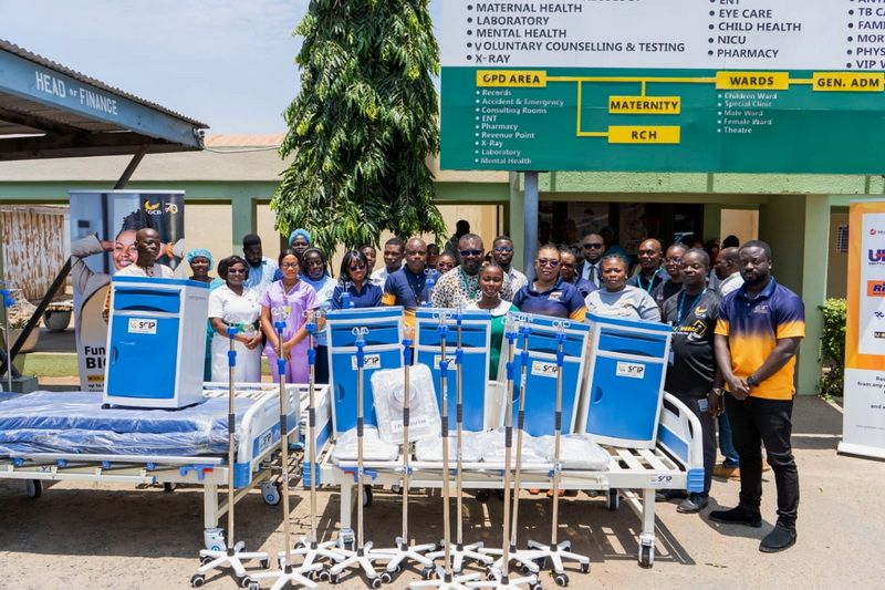 GCB Bank: Staff Donate Maternity Equipment to Ketu South Municipal Hospital