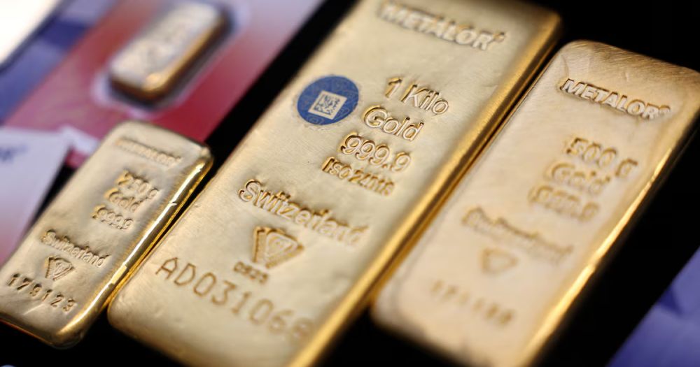 Gold Holds Steady as U.S. Payrolls Data Looms