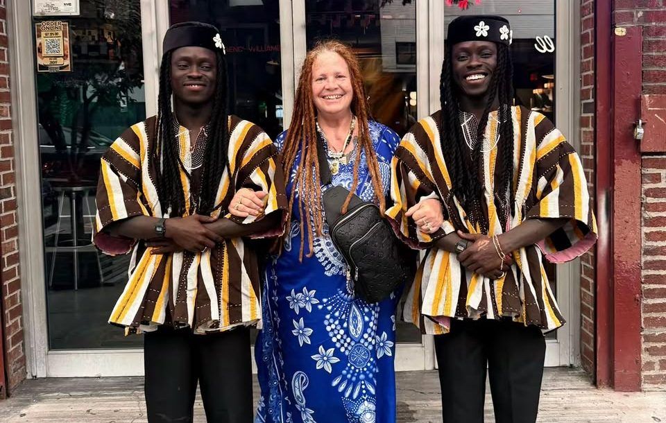 Mystic Twins Meet American Spiritualist Judie During U.S. Tour