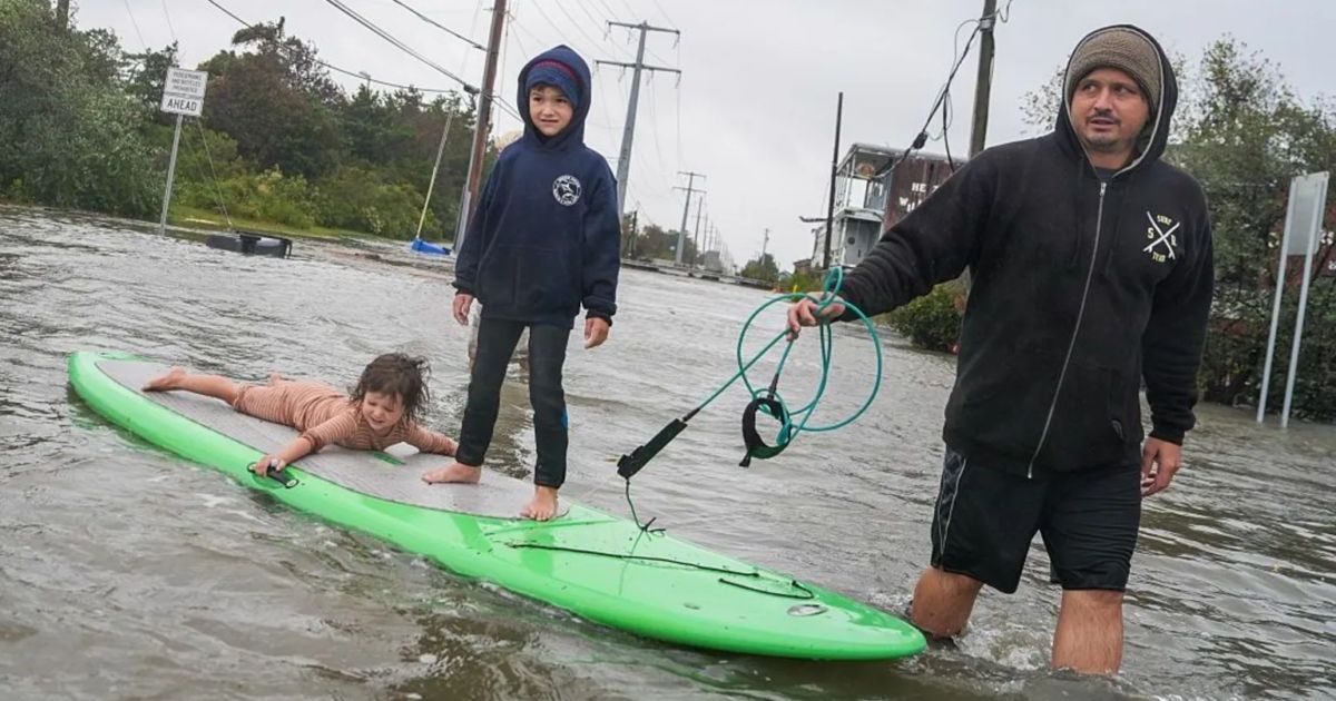 Nor'easter Floods New York and New Jersey, Declares Emergency