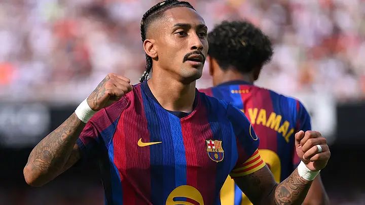 Raphinha Scored Twice as Barcelona Beat Feyenoord 5-1