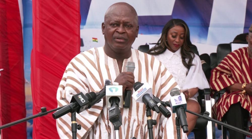 Transport Minister Urges Airlines to Cut Fares After Duty Waivers