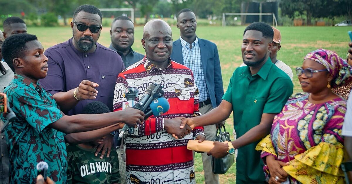 Agric Minister Supports Black Challenge with Cash and Poultry Enterprise