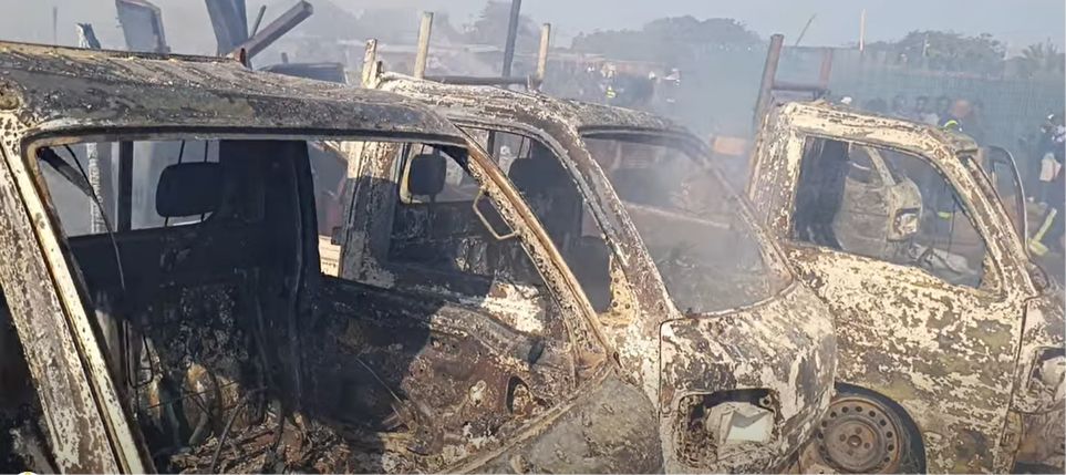 Darkuman Fire: Container Structures and Five Vehicles Destroyed