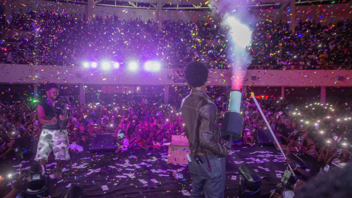 Fad Lan, R2Bees Thrill 20,000 Tamale Fans at Homecoming Concert