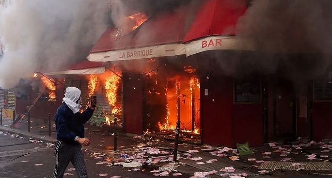 France: 1,200 Arrested as Protests Turn Violent and Buildings Burn