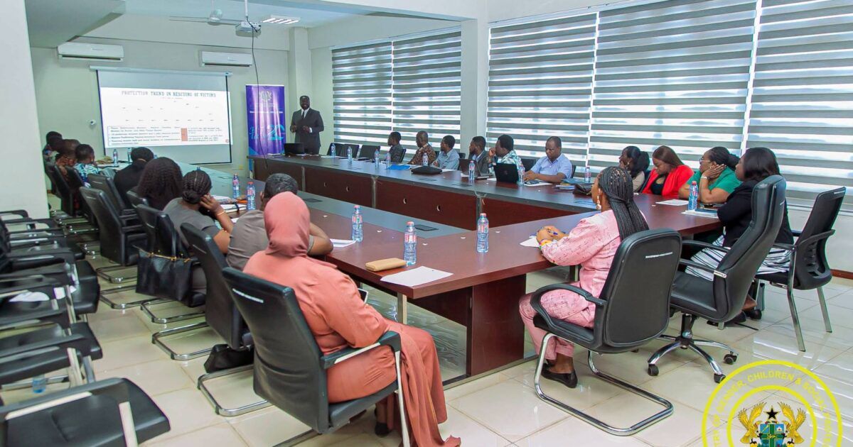 Gender Ministry Reviews National Action Plan to Combat Human Trafficking