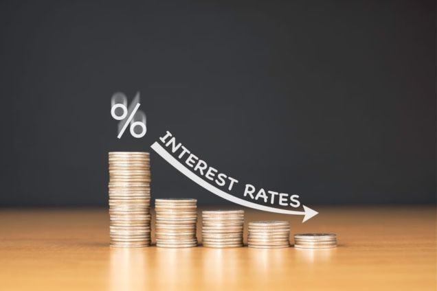 Ghana Reference Rate Drops to 10.04%, Easing Credit Costs