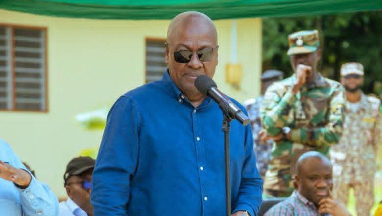 Mahama Inaugurates Two New CHPS Compounds in Tano North