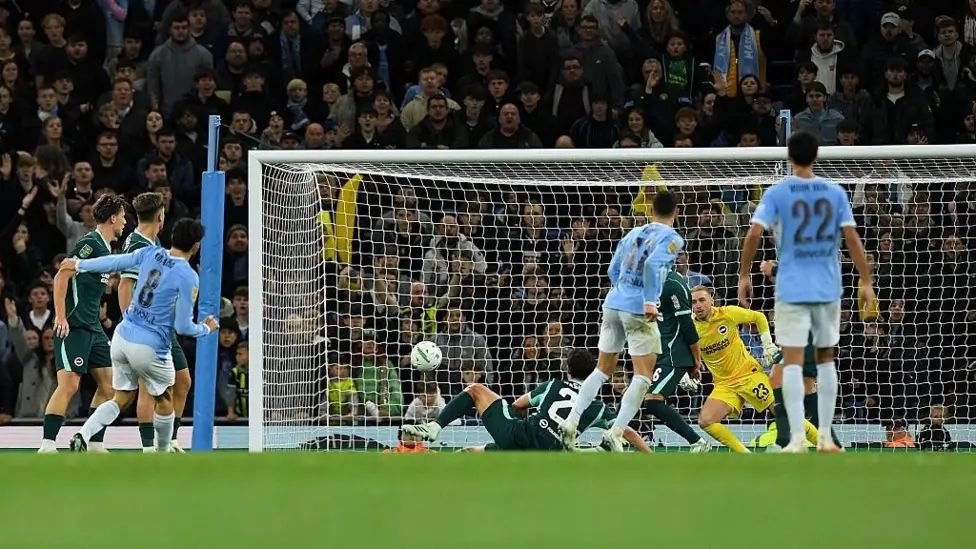 Man City Edge Brighton on Penalties After Rulli Heroics