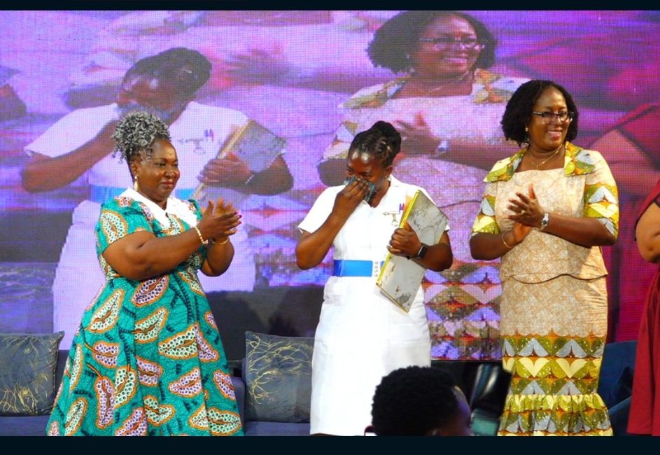 Midwife Comfort Abire Wins Tobinco Award, Weeps on Stage