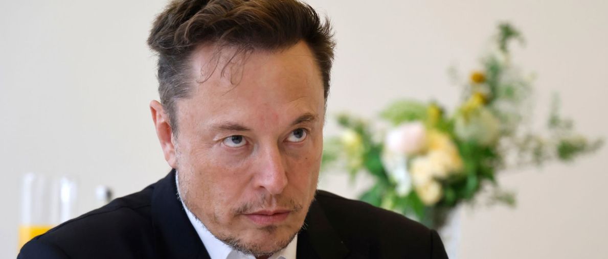 Musk Orders Slowdown of Starlink Service Used by Ukraine