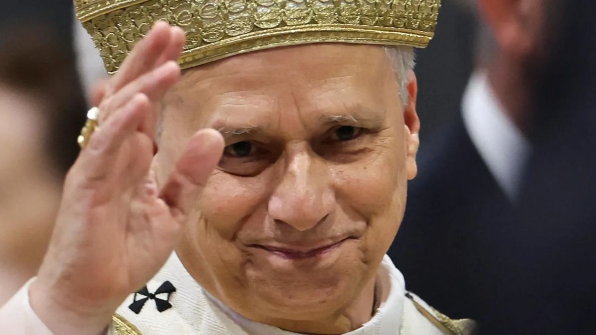 Pope Leo XIV Walking and Eating Normally After Successful Lung Surgery