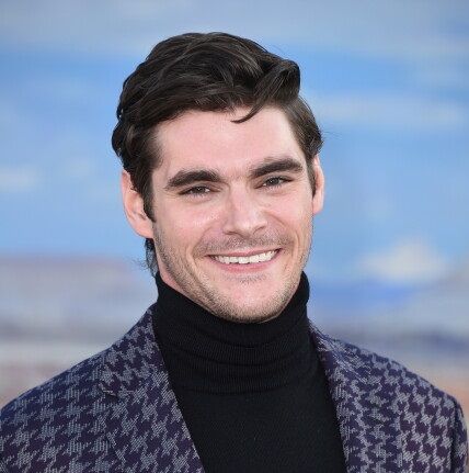 RJ Mitte, Breaking Bad Star, Dies at 34
