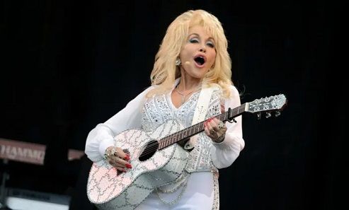 Spotify Corrects Irish Lyrics Mistake on Dolly Parton’s Welsh Jolene